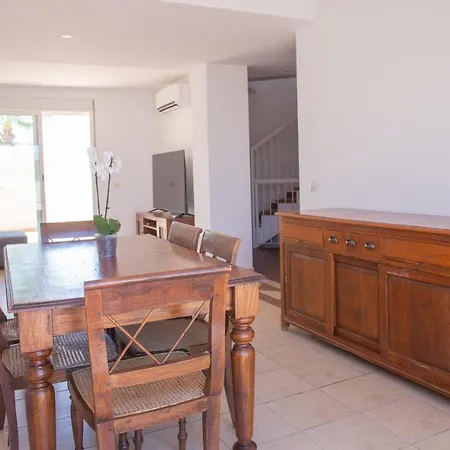 Oasis Fanabe 3 Bedrooms Адехе